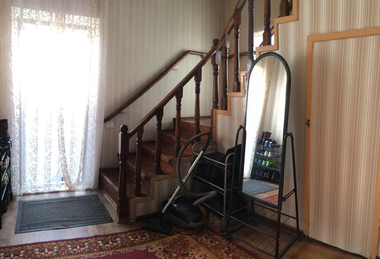 Holiday Hostel House Bishkek Exterior photo