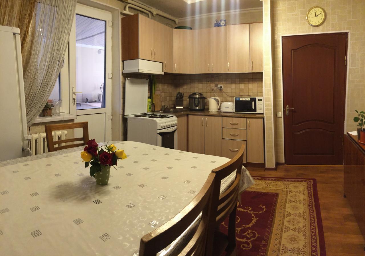 Holiday Hostel House Bishkek Exterior photo