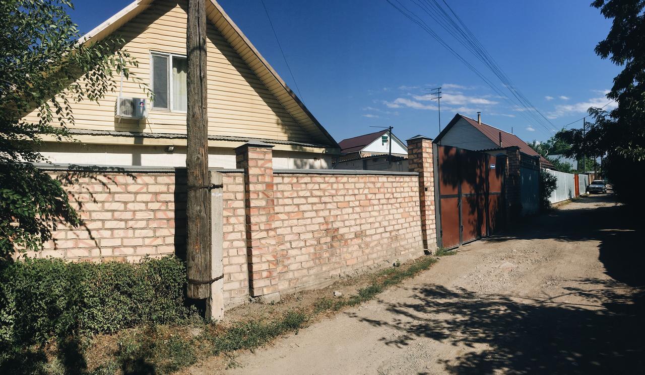 Holiday Hostel House Bishkek Exterior photo