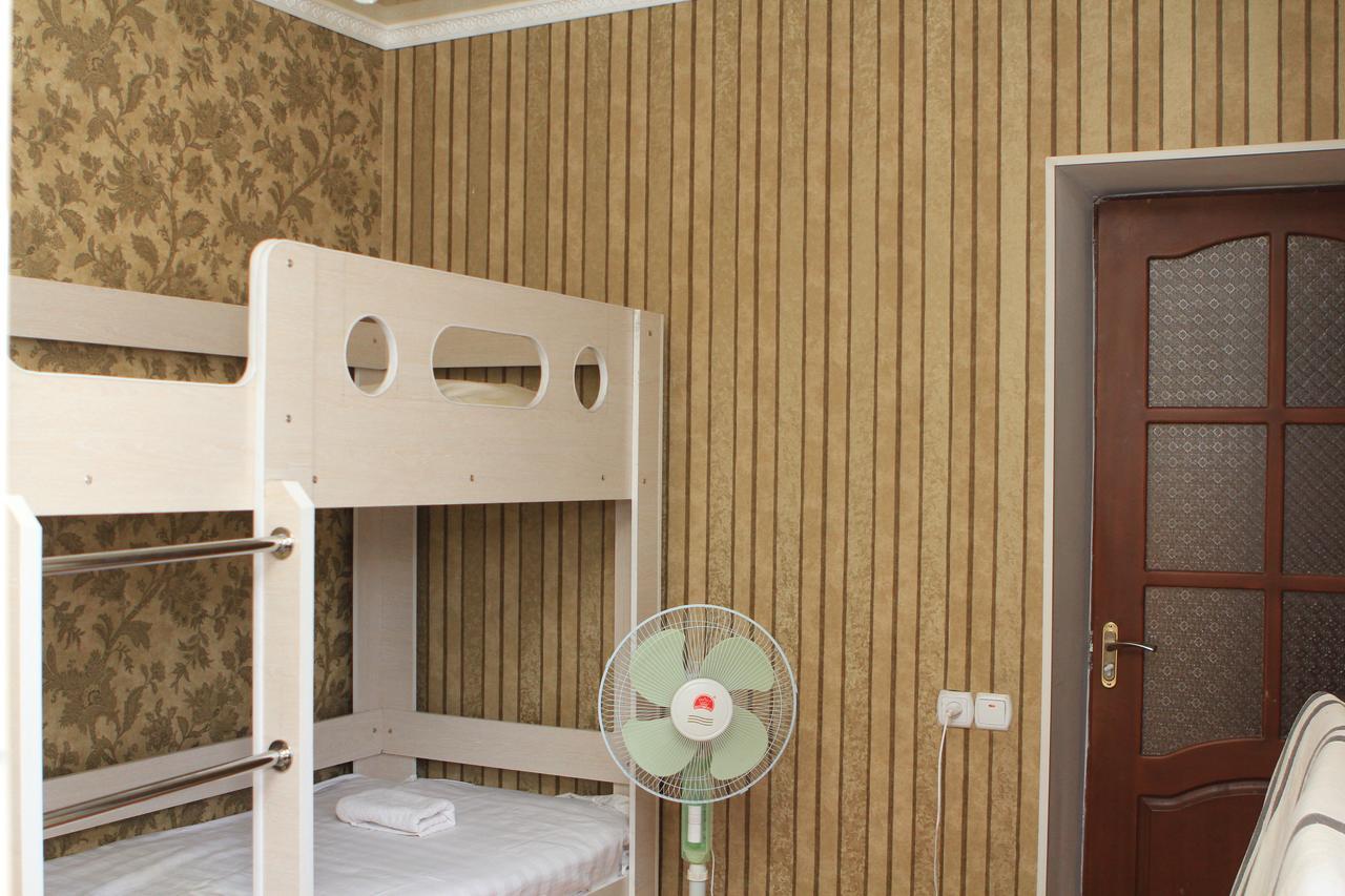 Holiday Hostel House Bishkek Exterior photo