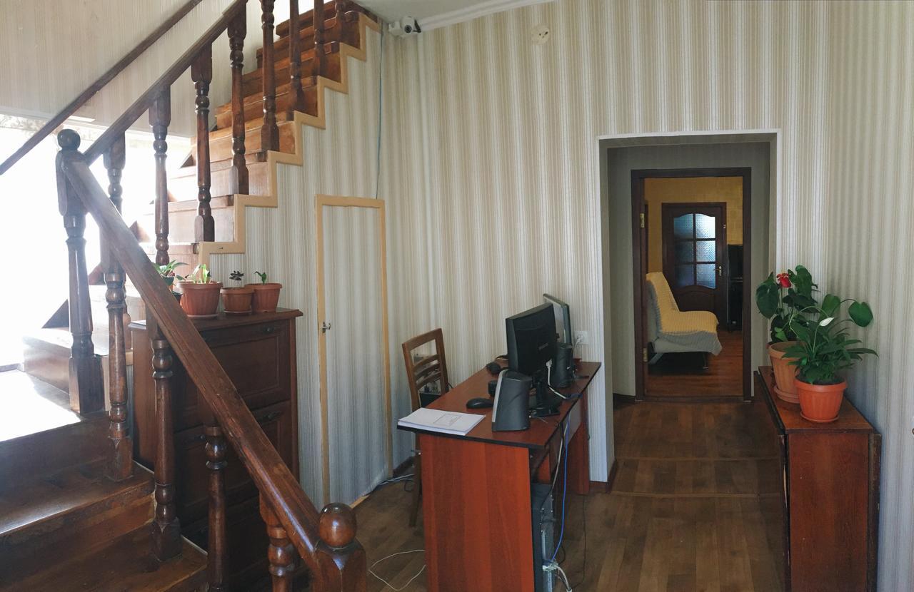 Holiday Hostel House Bishkek Exterior photo